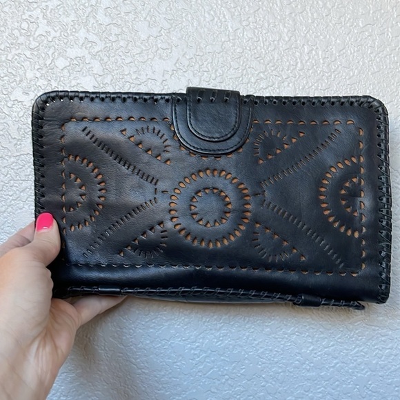 CLEOBELLA Anthropologie Cut-Out Black Leather Boho Clutch - Picture 6 of 11